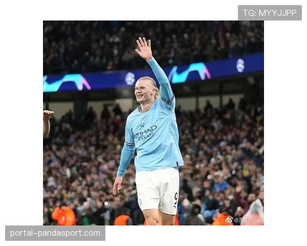 哈兰德点球被扑后振作，头球破门自我救赎