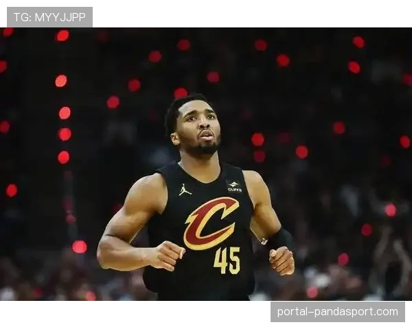 亨特16分6助辅佐米切尔,骑士外线火力未能打开局面 亨特16分6助辅佐米切尔,骑士外线火力未能打开局面