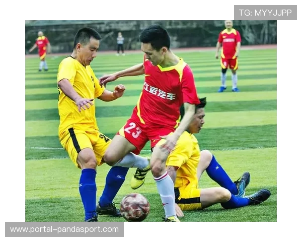 罗定三中手球队平日苦练传射防，模拟实战演练成长显著